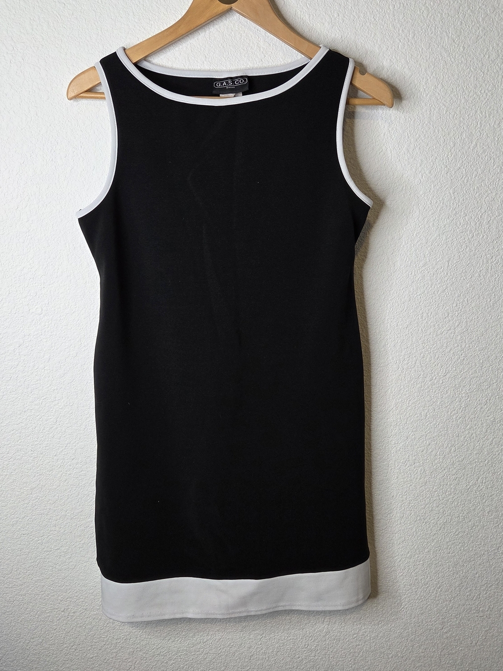 G.A.S. CO. Black & White Sleeveless Shift Dress, Womens Size Medium